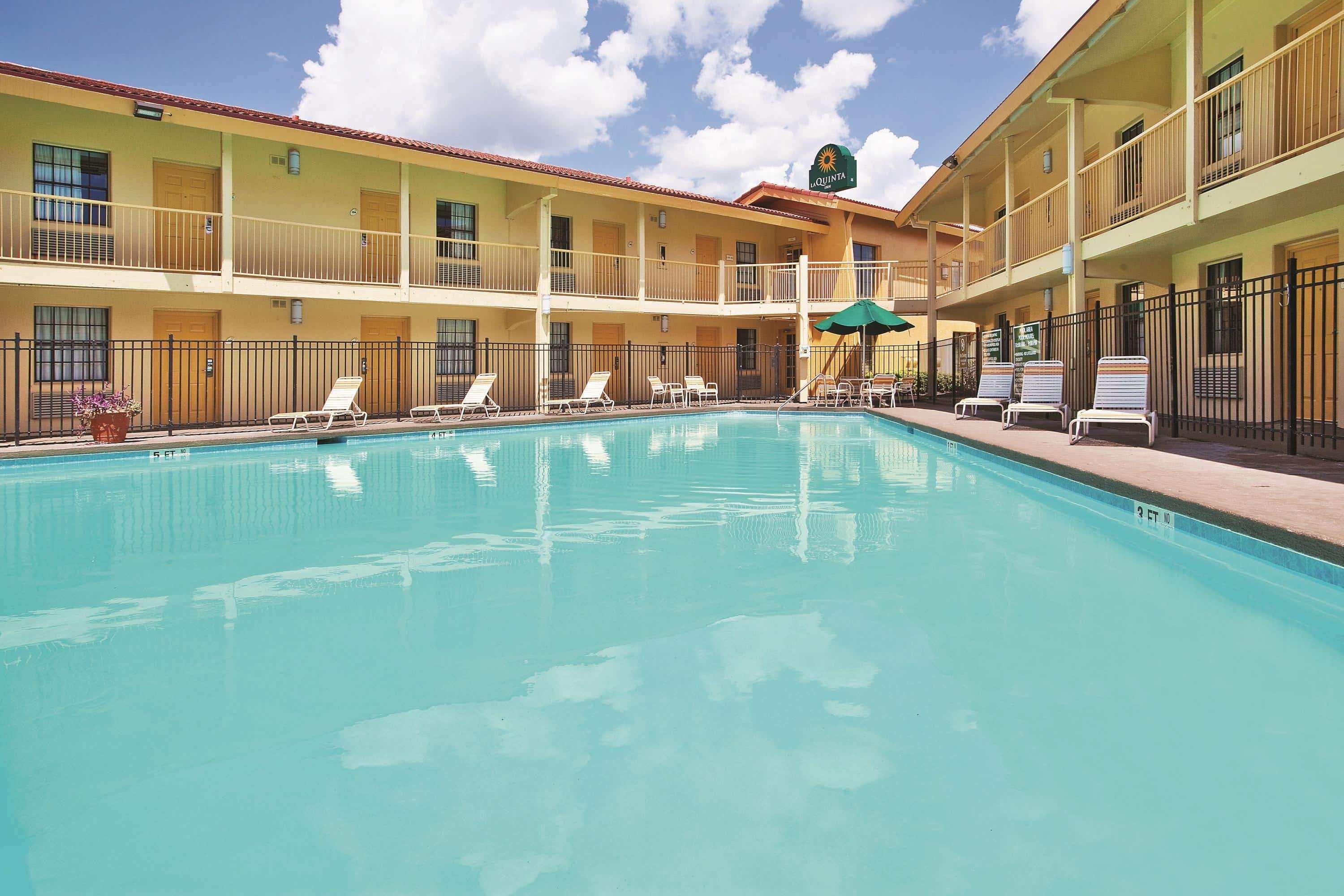 Howard Johnson By Wyndham Columbus Fort Moore Zewnętrze zdjęcie