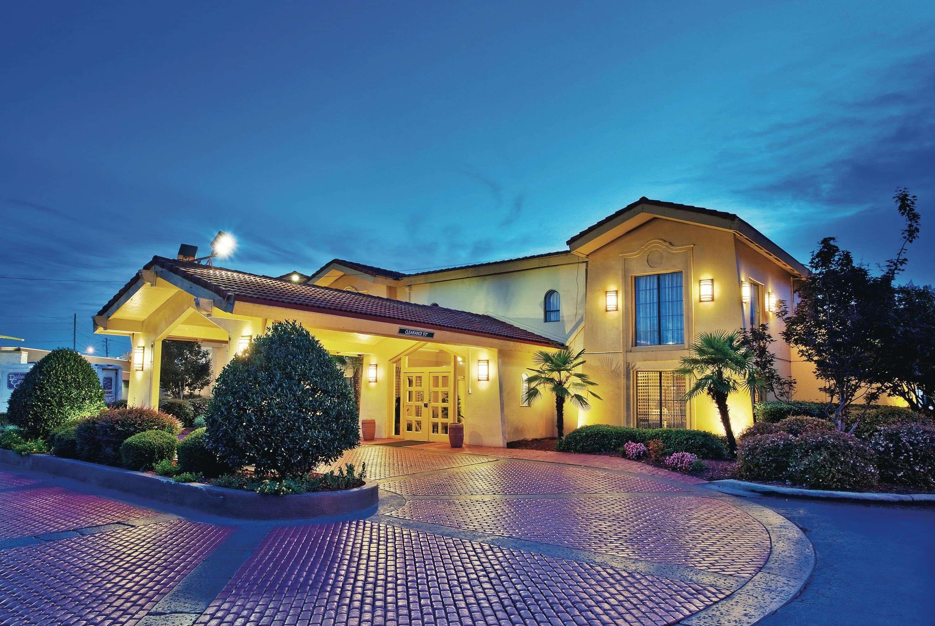 Howard Johnson By Wyndham Columbus Fort Moore Zewnętrze zdjęcie