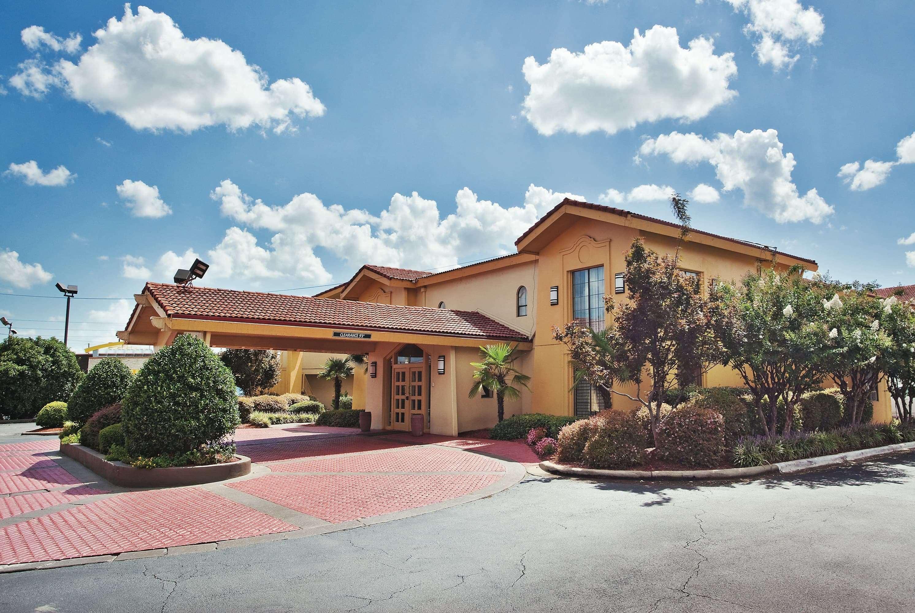 Howard Johnson By Wyndham Columbus Fort Moore Zewnętrze zdjęcie