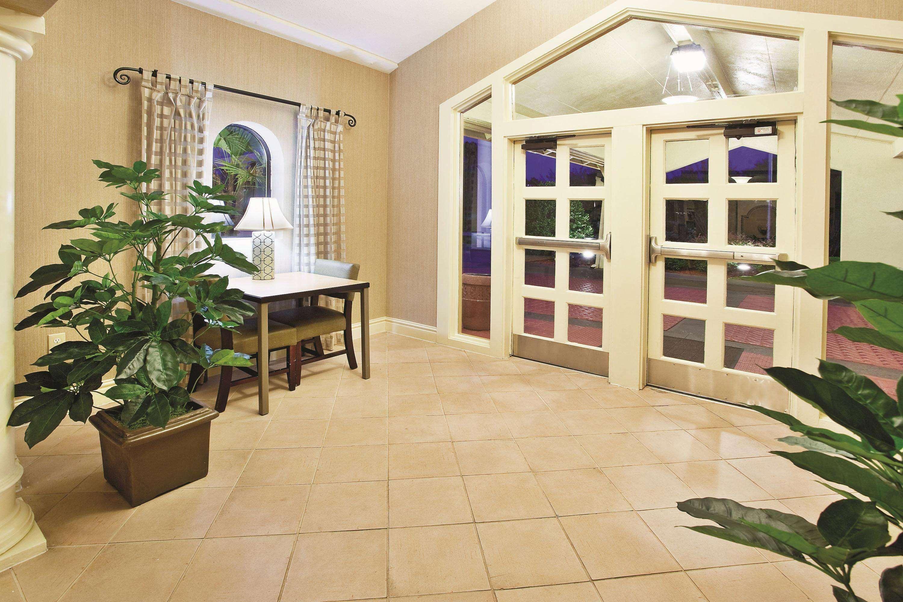 Howard Johnson By Wyndham Columbus Fort Moore Zewnętrze zdjęcie